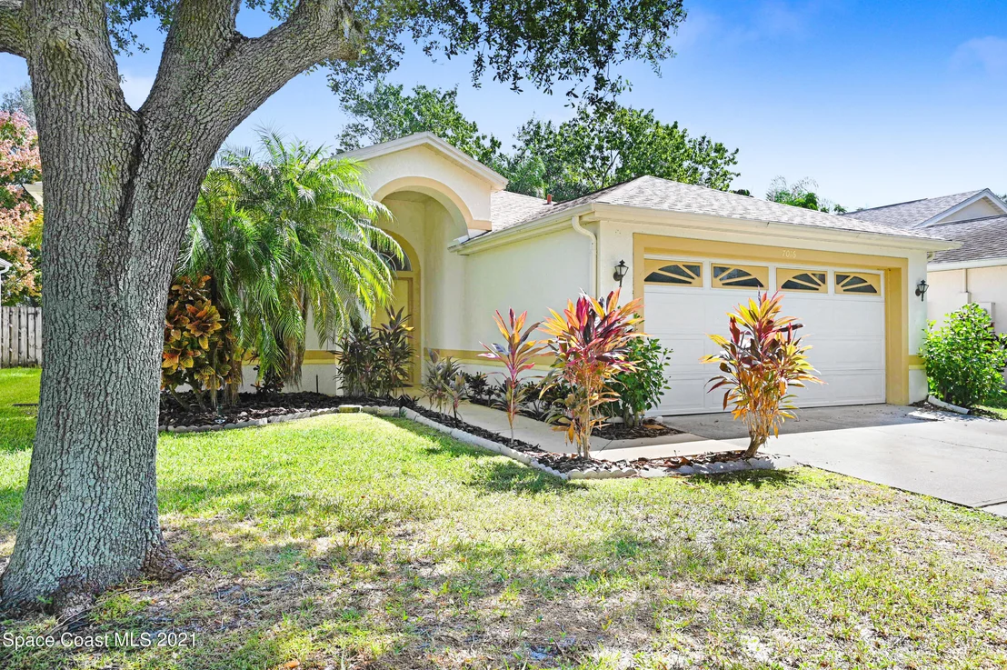 Photo of 7016 Hammock Trace Drive