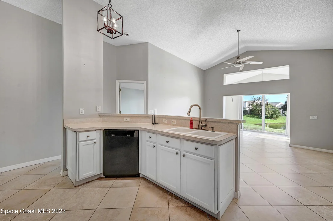 Photo of 895 Shaw Circle