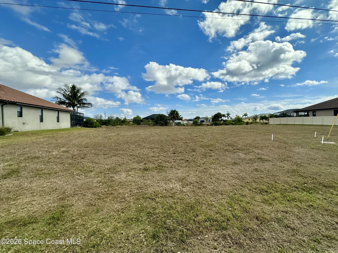 Photo of 2513 Surfside Boulevard