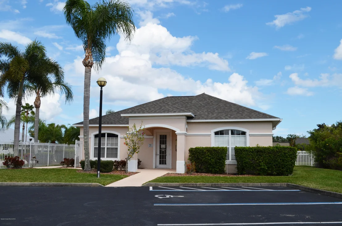 Photo of 4500 Portage Trail