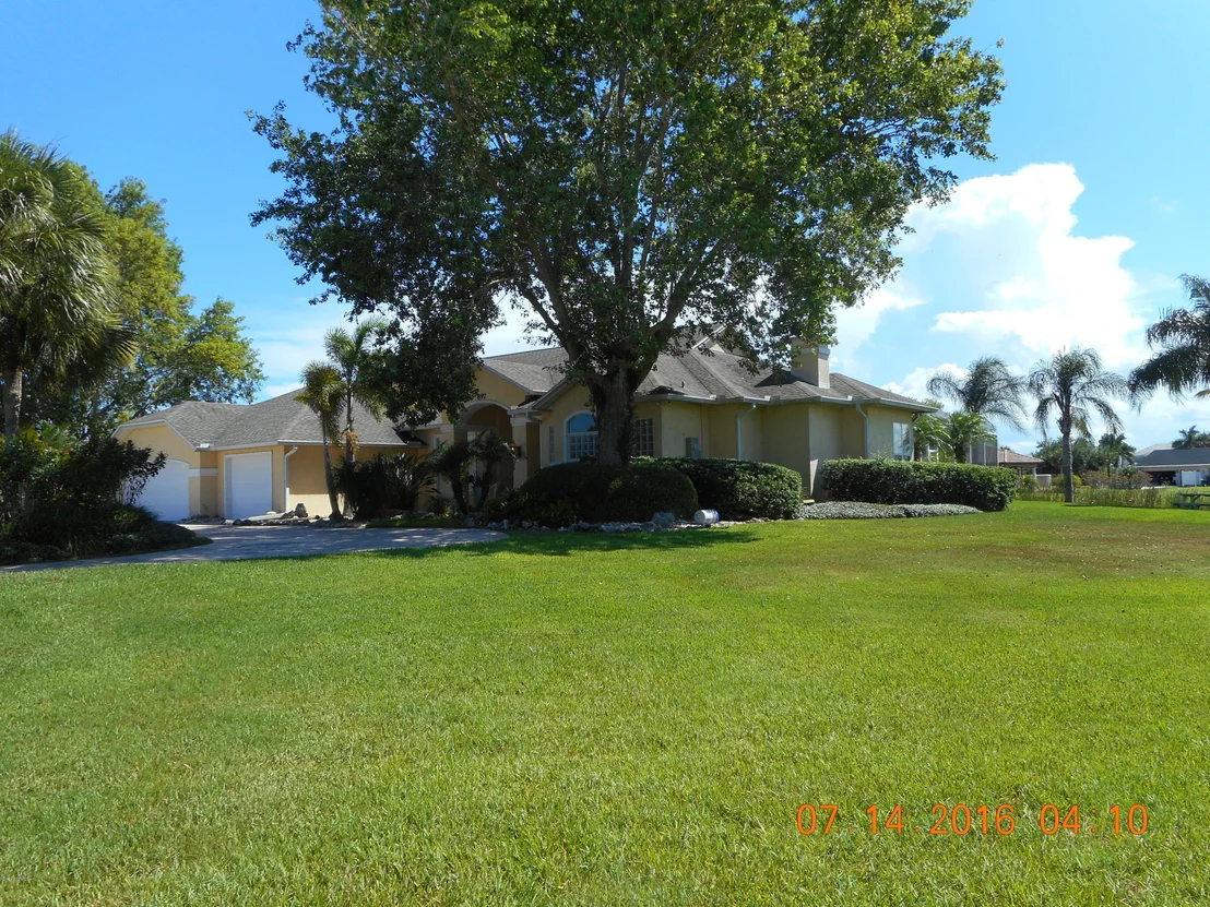 Photo of 897 Belmont Place