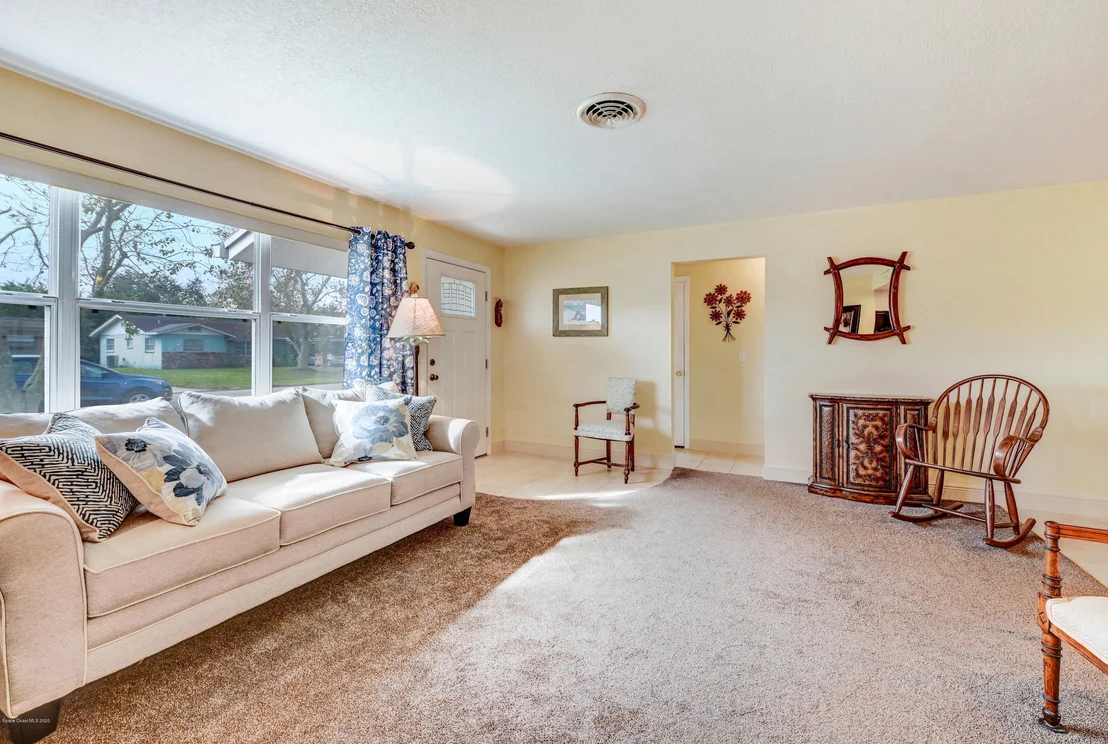 Photo of 992 Cardon Drive