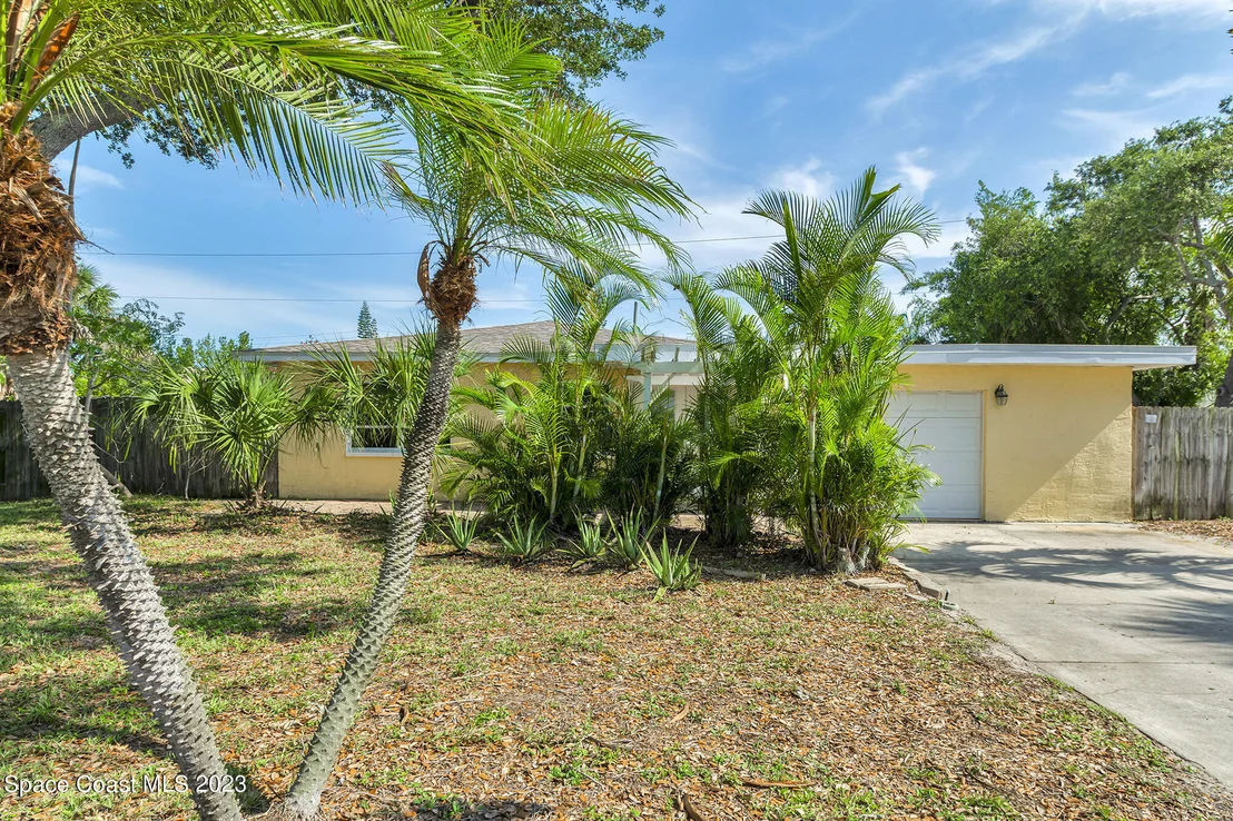Photo of 325 Cinnamon Drive