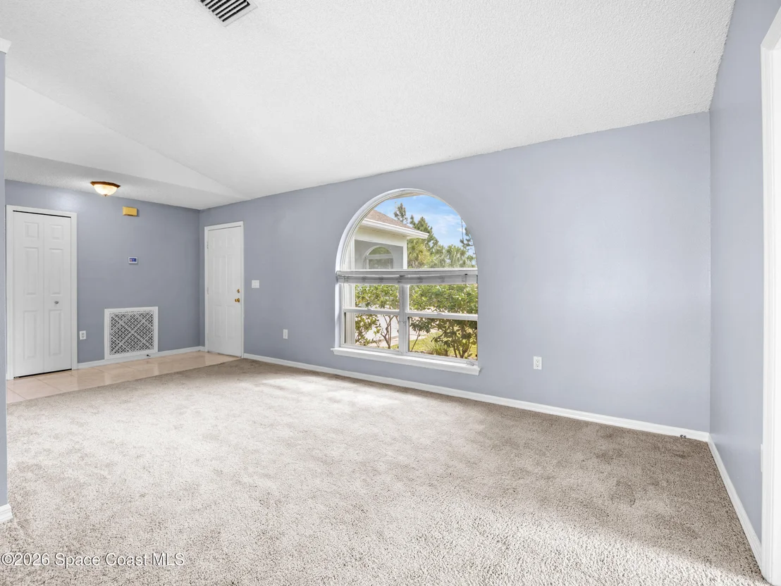 Photo of 1034 Webster Road SE