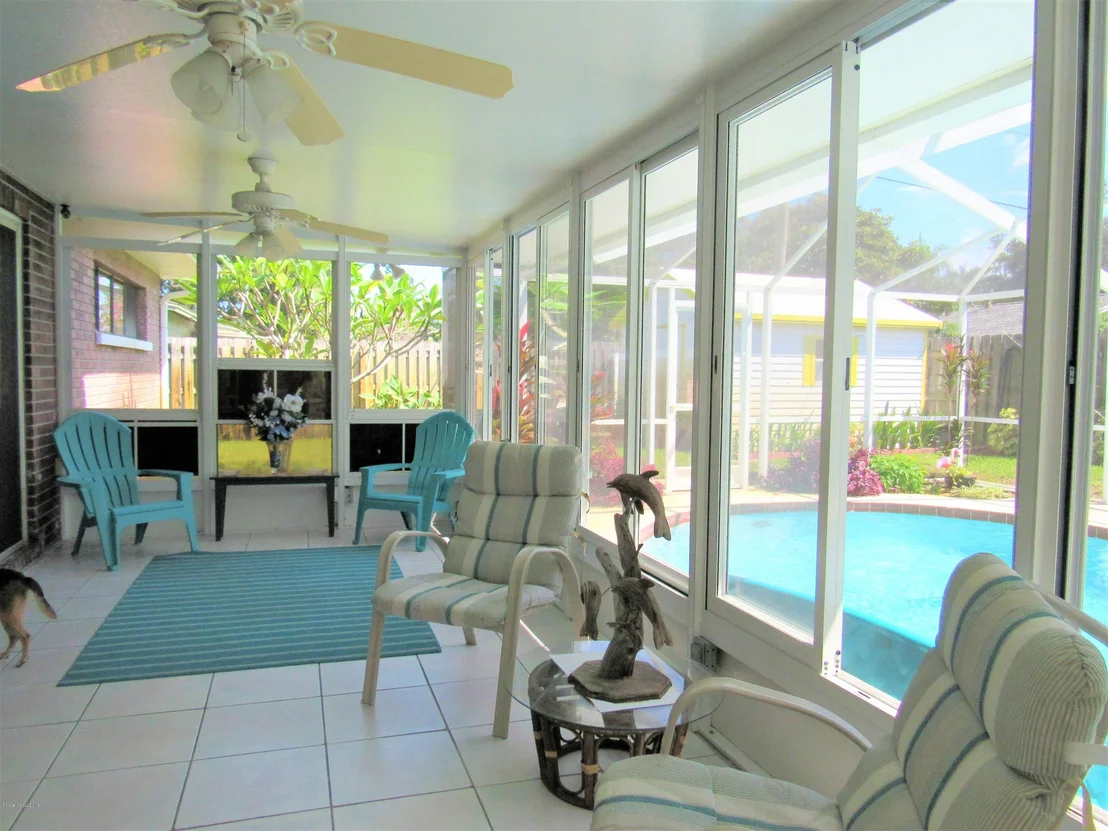 Photo of 979 Demaret Drive