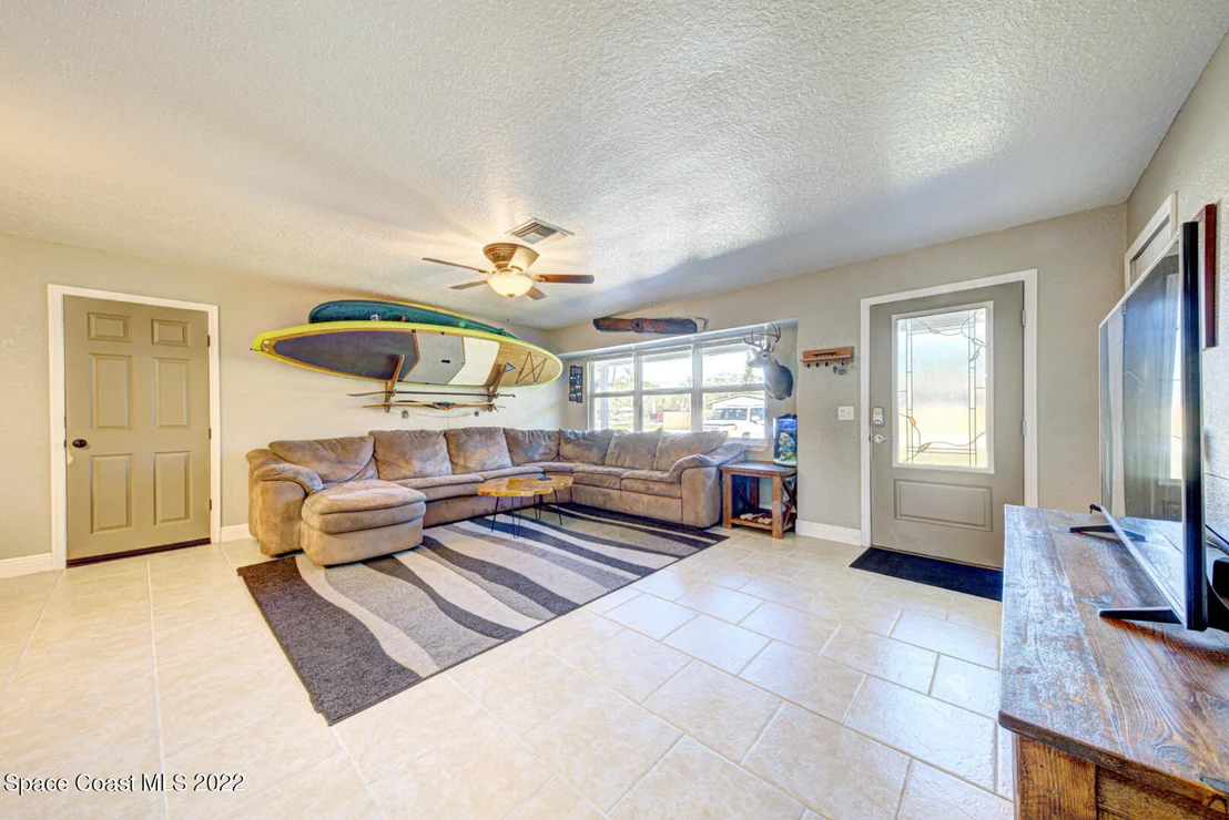 Photo of 4185 Milwaukee Avenue
