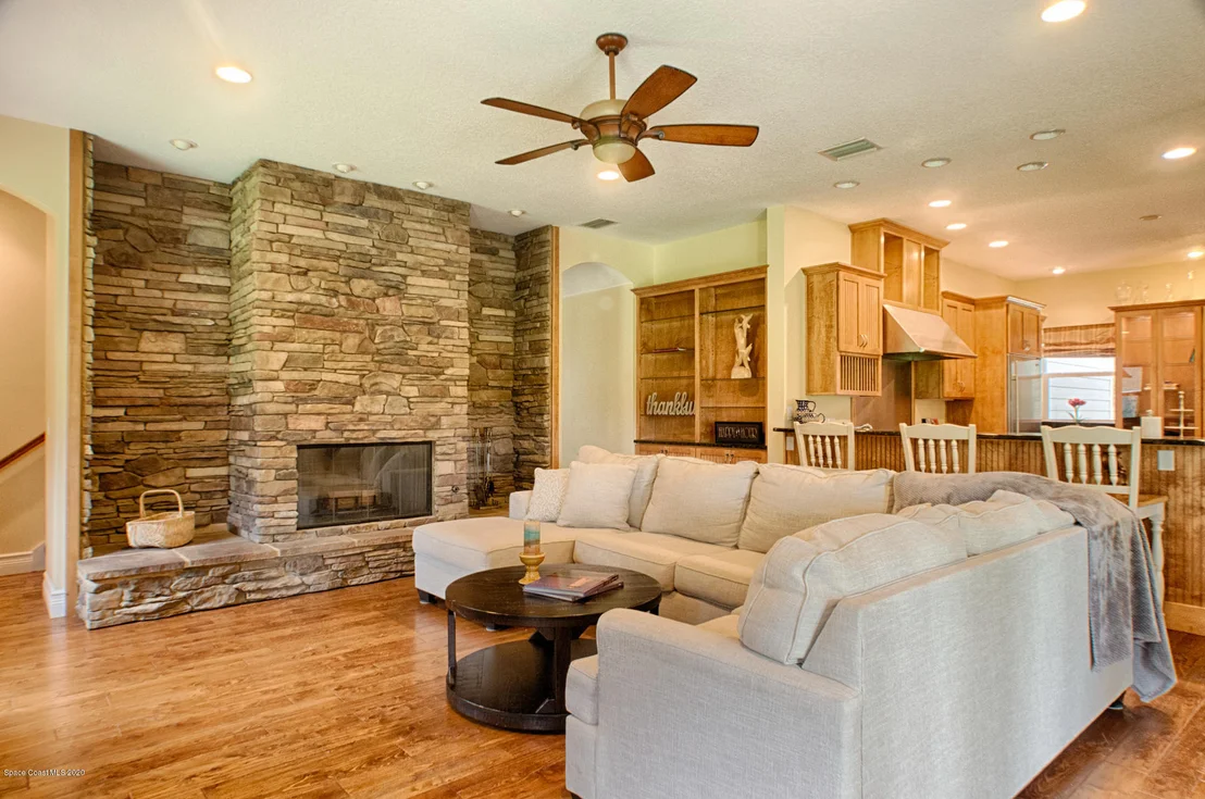Photo of 5443 The Willows Drive