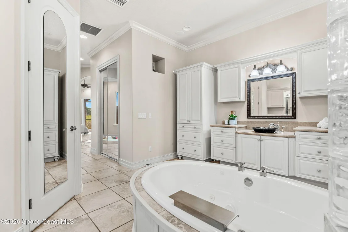 Photo of 804 Chatsworth Drive