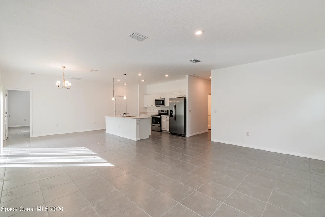 Photo of 850 Lyons Cir Circle NW