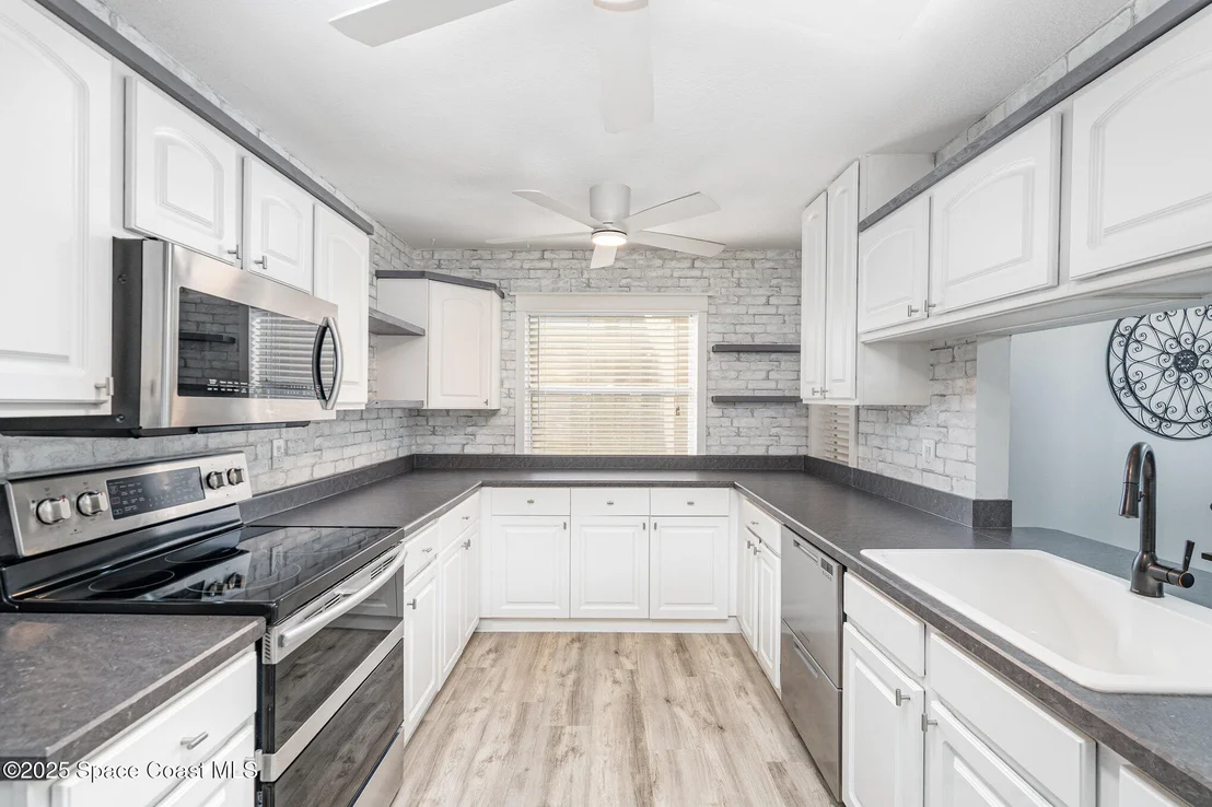 Photo of 4118 Twin Oaks Boulevard