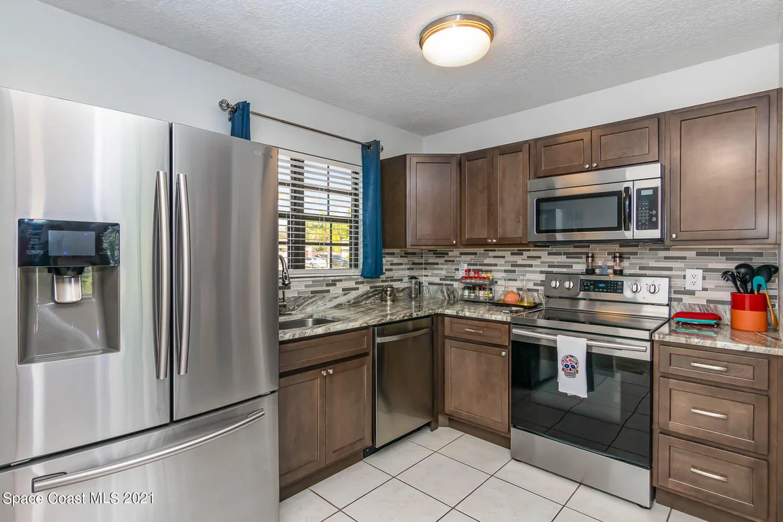 Photo of 933 Gables Way