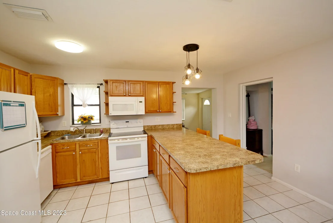 Photo of 2579 Coventry Road