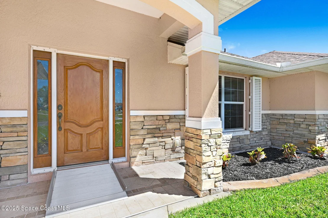 Photo of 1207 Van Tassel Trail NE
