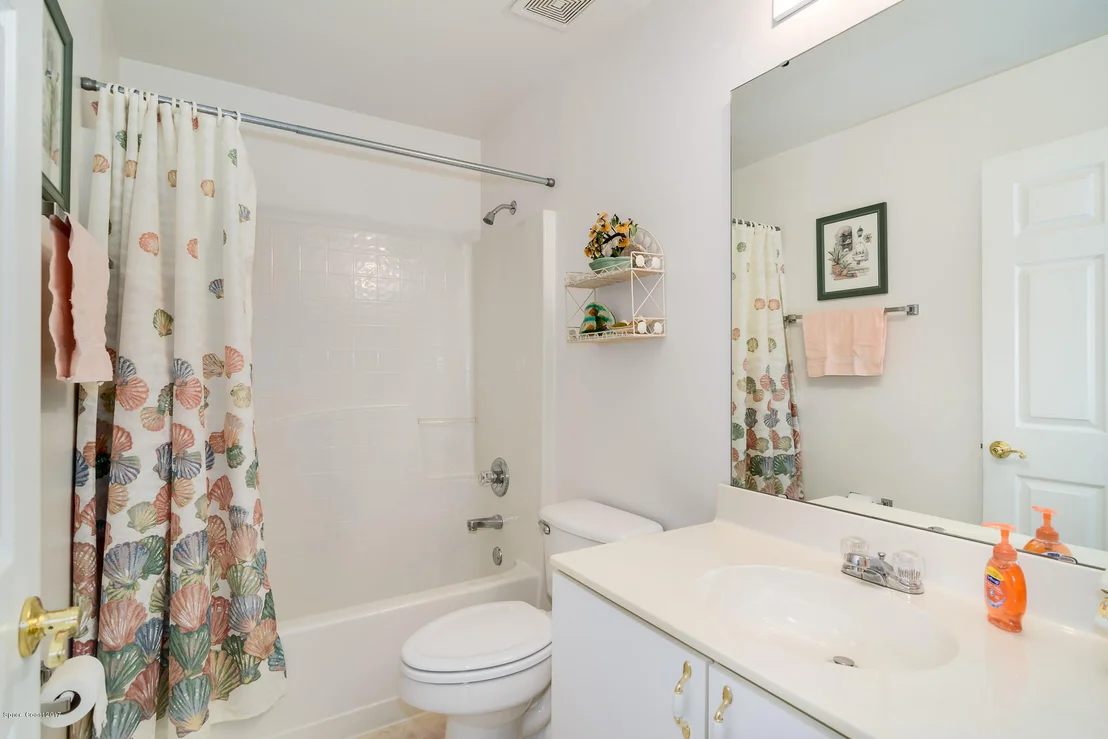 Photo of 1165 White Oak Circle
