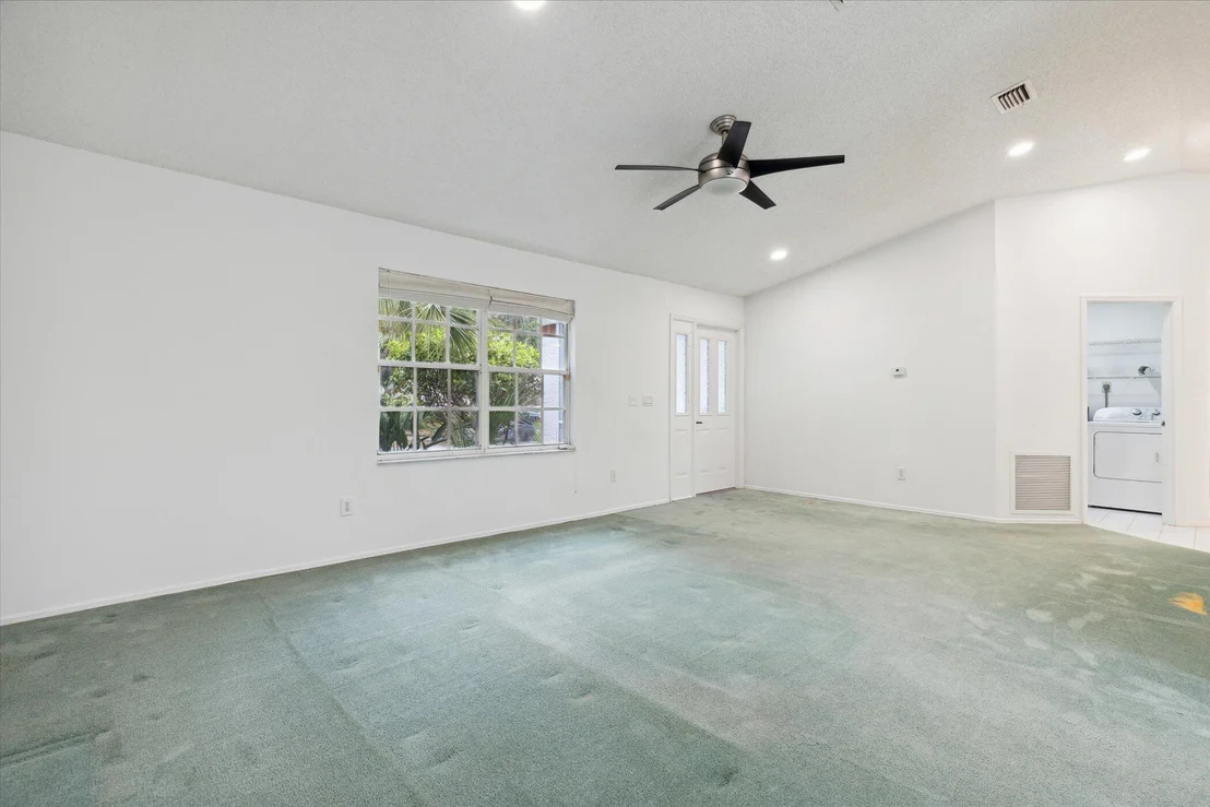 Photo of 1270 Meadowbrook Road NE