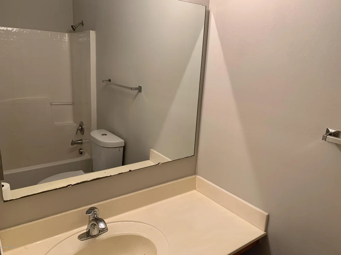 Photo of 575 Balcom SE