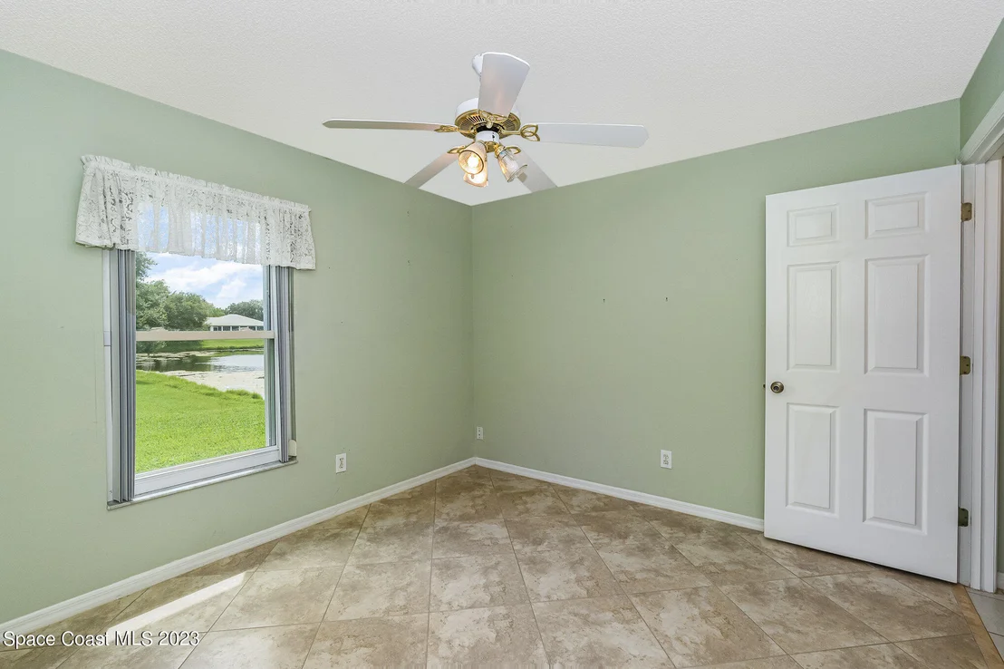 Photo of 4335 South Lakes Circle