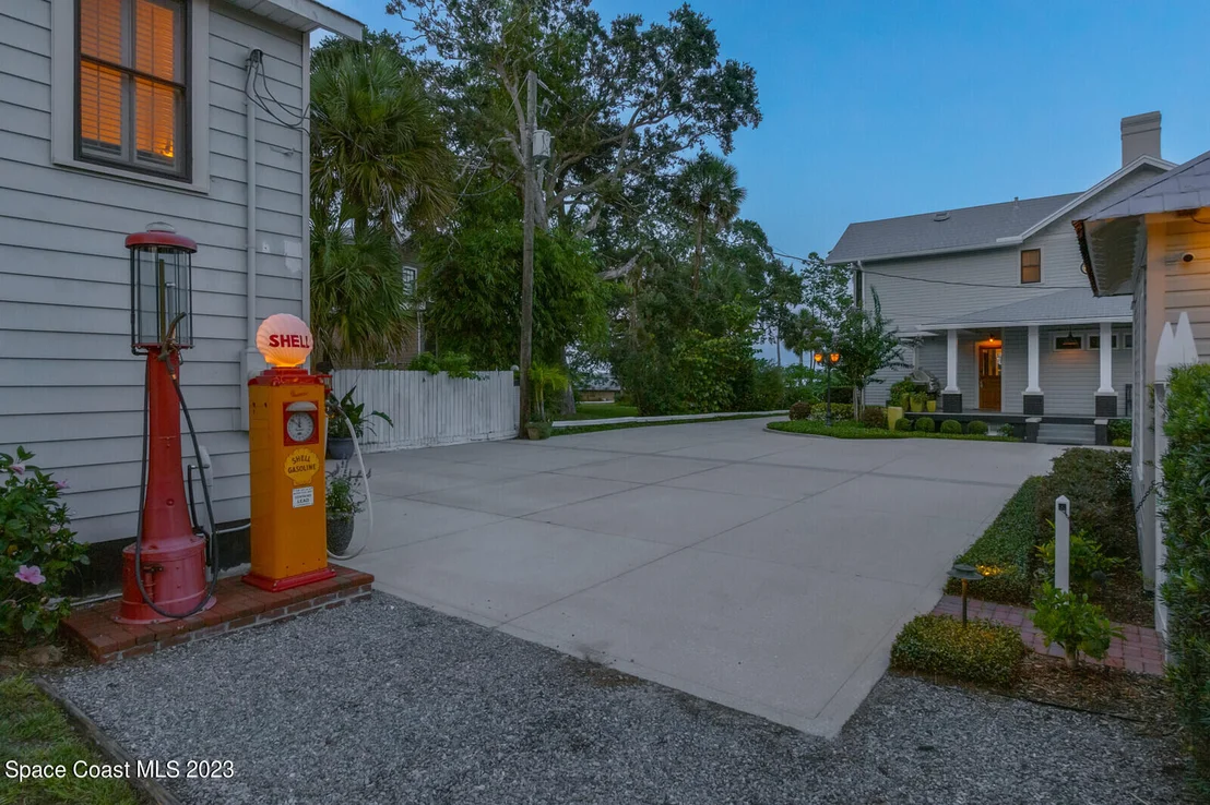 Photo of 709 Rockledge Drive