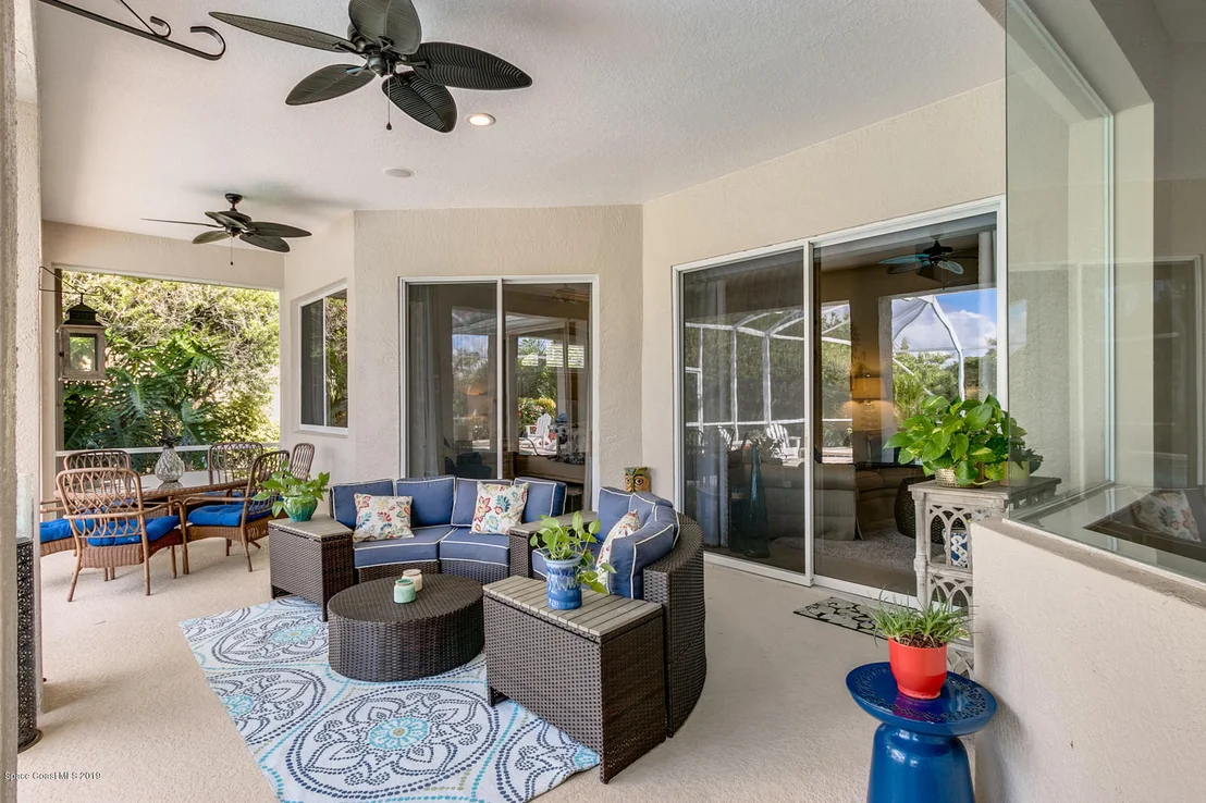 Photo of 824 Chatsworth Drive