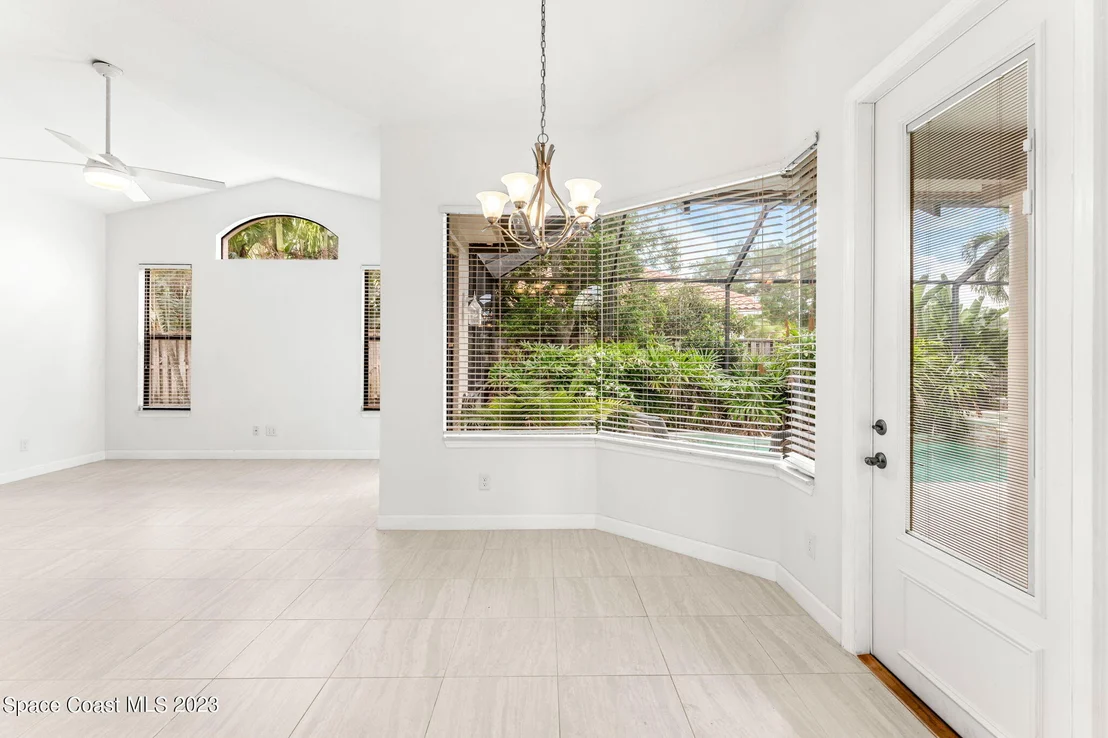 Photo of 423 Flanders Drive