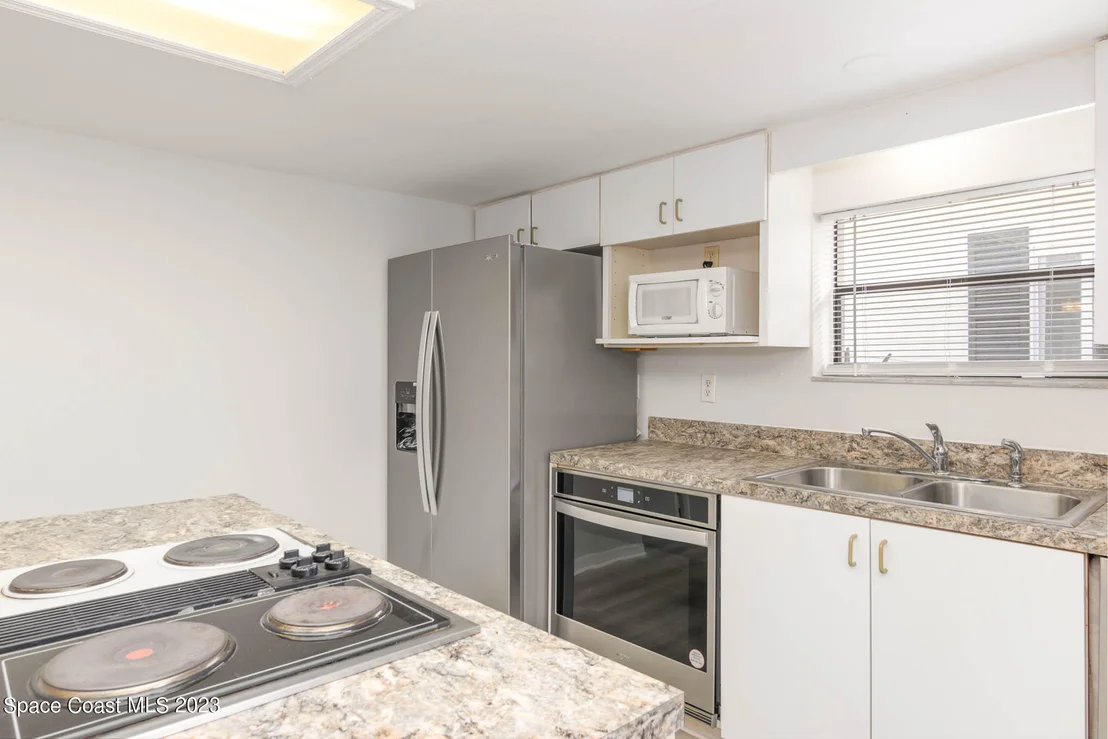 Photo of 13 S Palmway Avenue