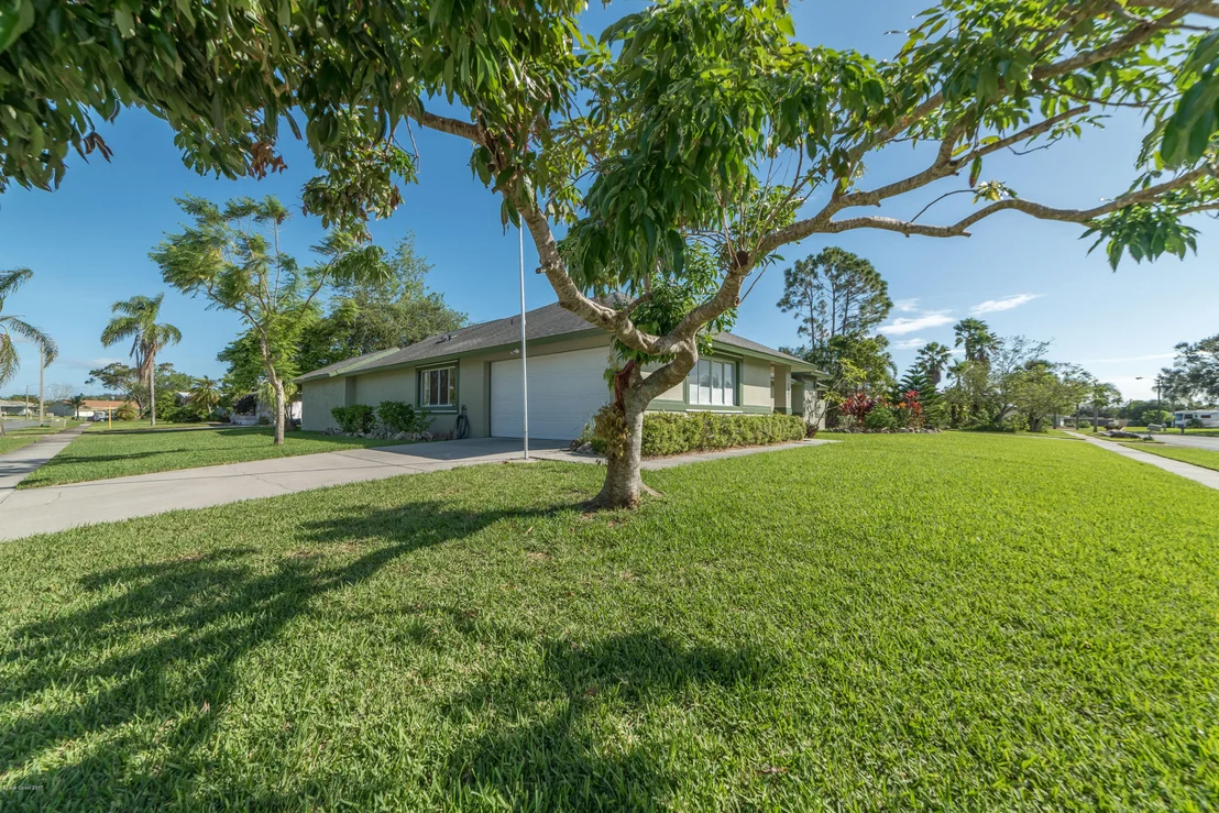 Photo of 1507 Meadowbrook Road NE