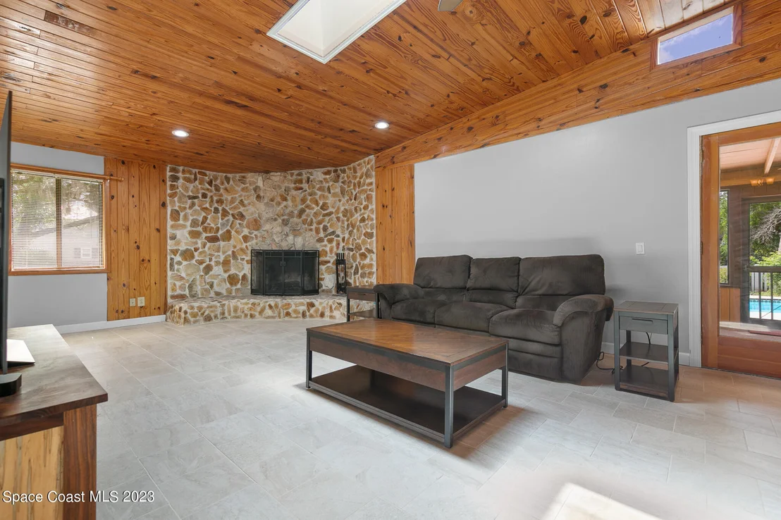 Photo of 4493 Country Road