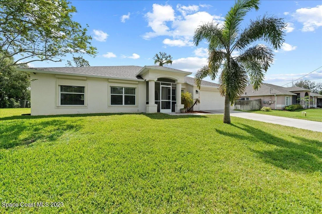 Photo of 704 La Veta Drive