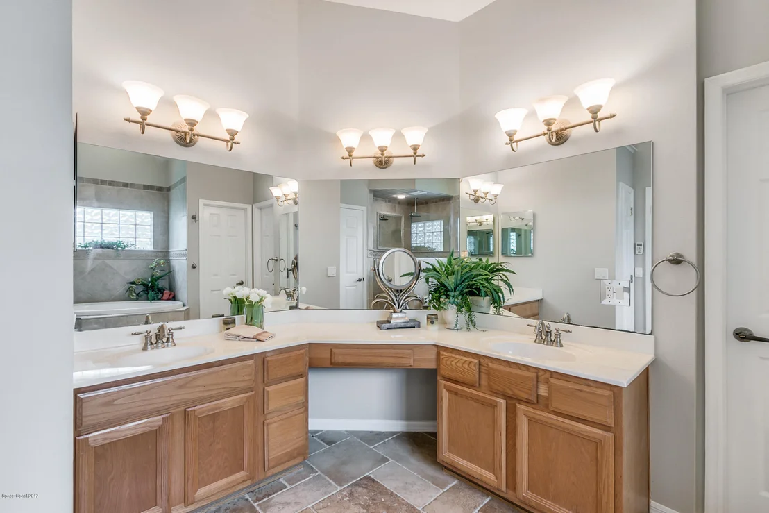 Photo of 4870 Verona Circle