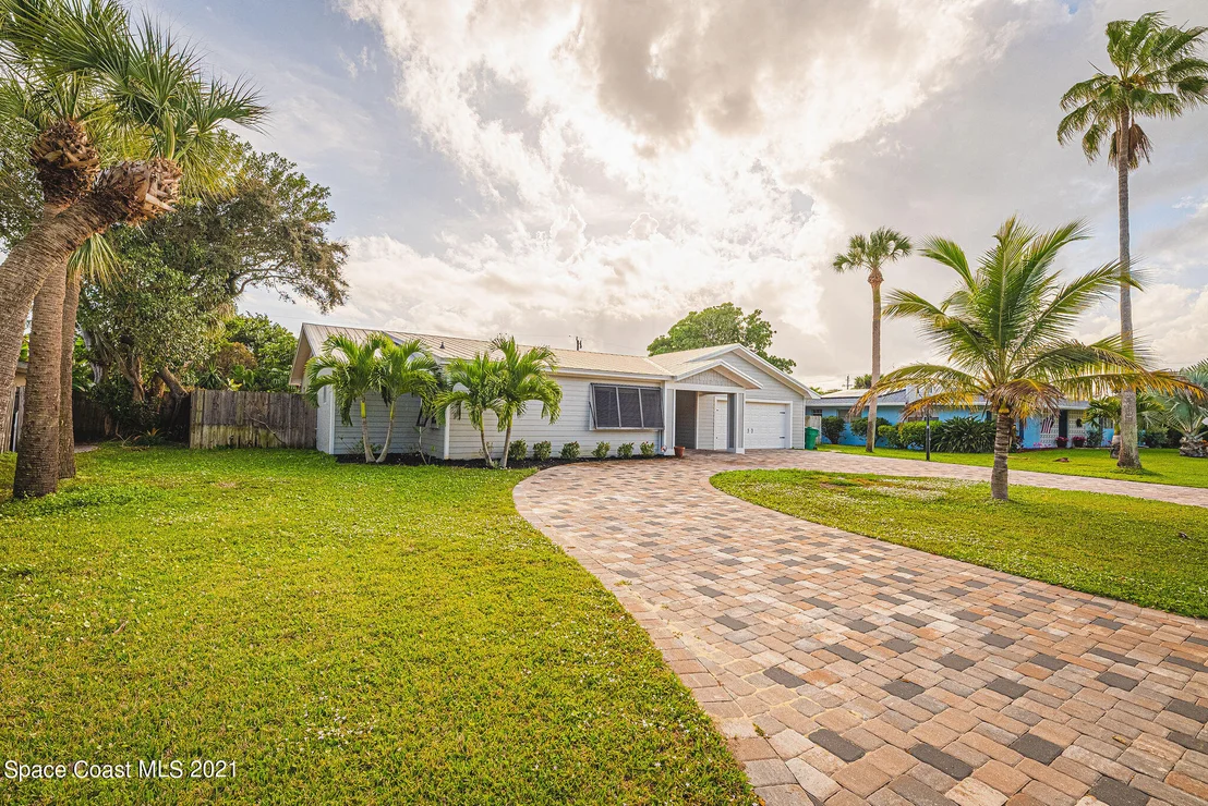 Photo of 211 Melbourne Avenue