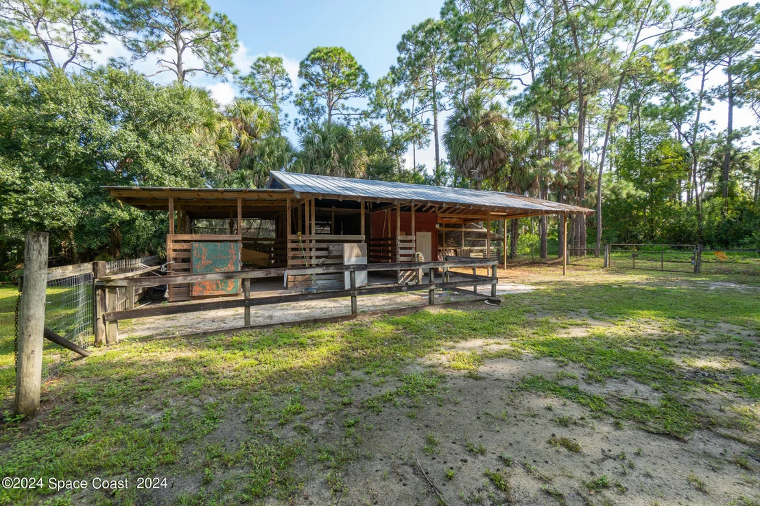 Photo of 3893 Burton Road