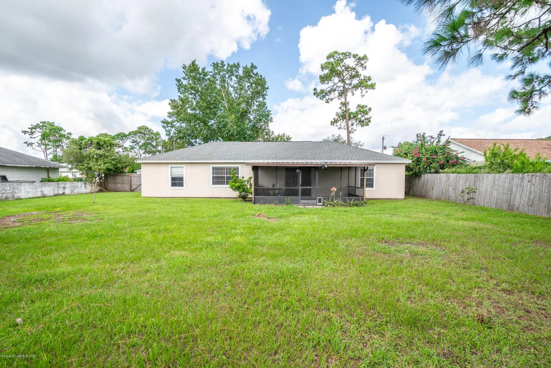 Photo of 6437 Fairchild Avenue