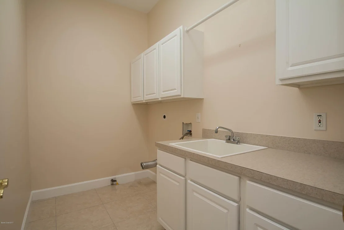 Photo of 282 Flanders Drive