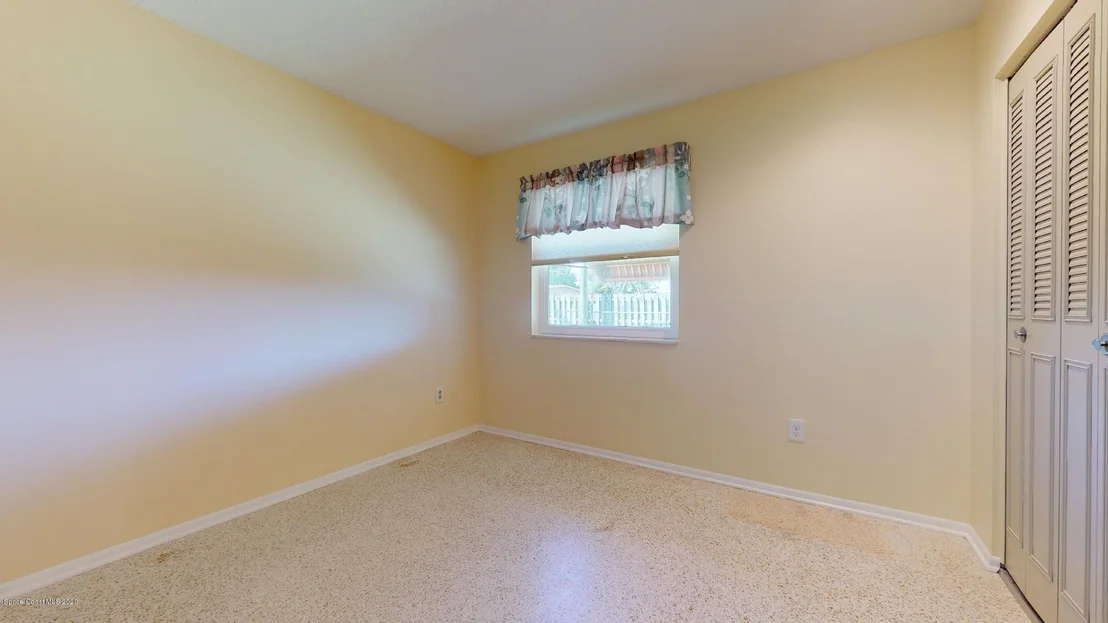 Photo of 930 Darwin Lane NE