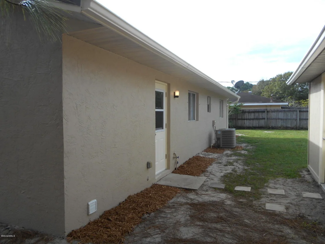 Photo of 711 SE Airoso Road