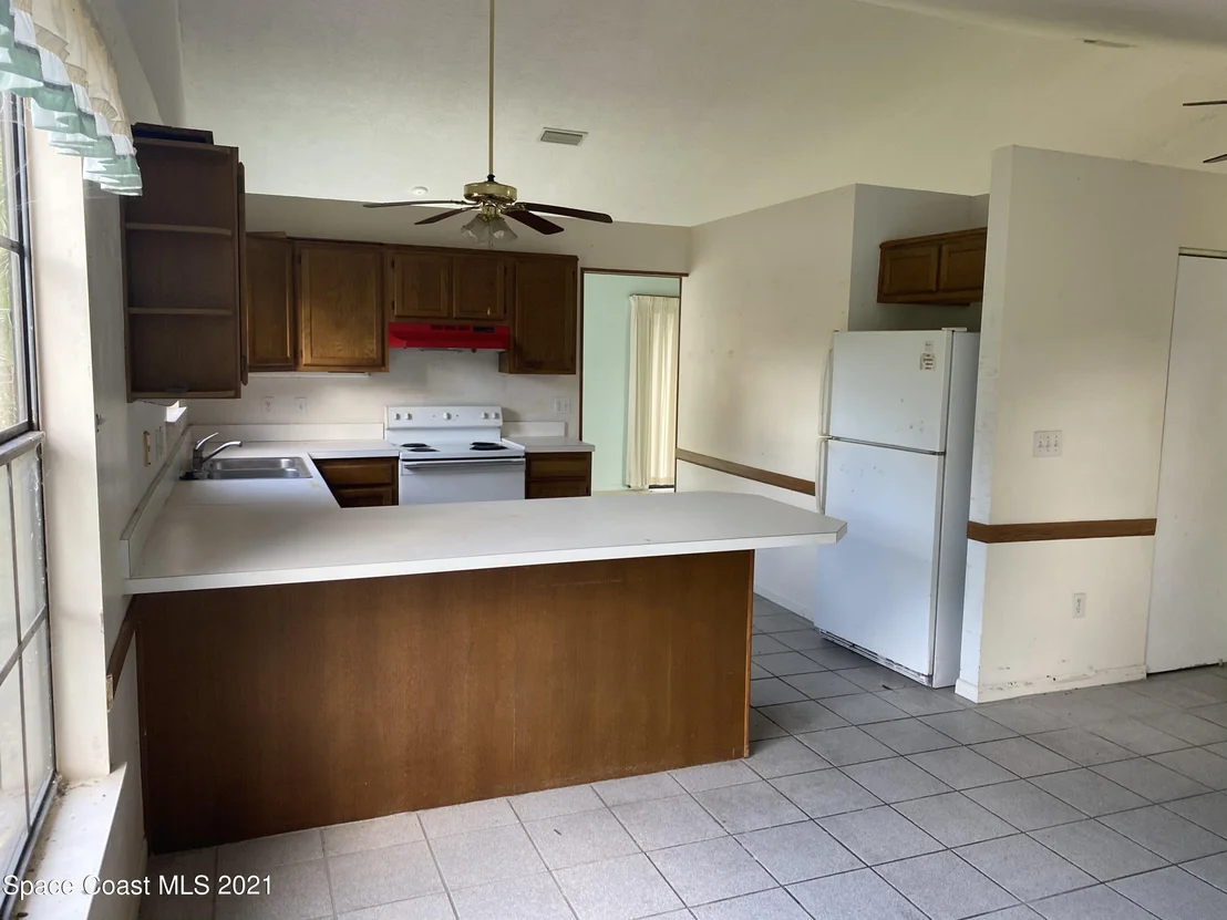 Photo of 2339 Fallon Boulevard NE
