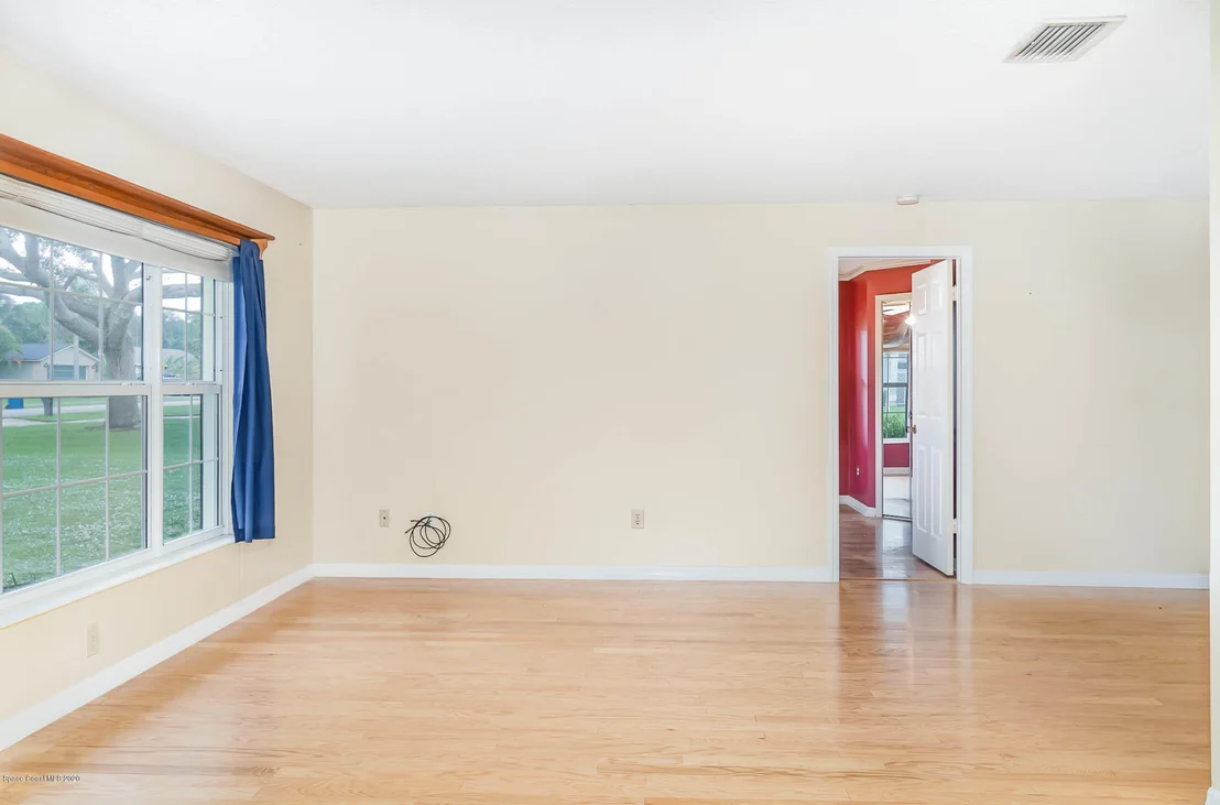 Photo of 2762 School Drive NE
