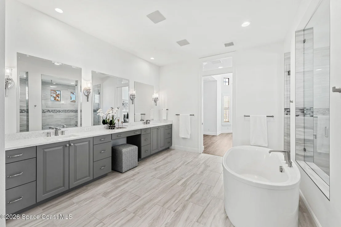 Photo of 3638 Lake Adelaide Place