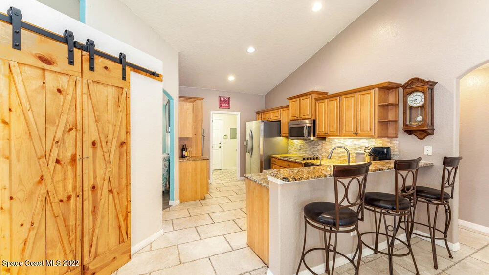 Photo of 6325 Ainsworth Road