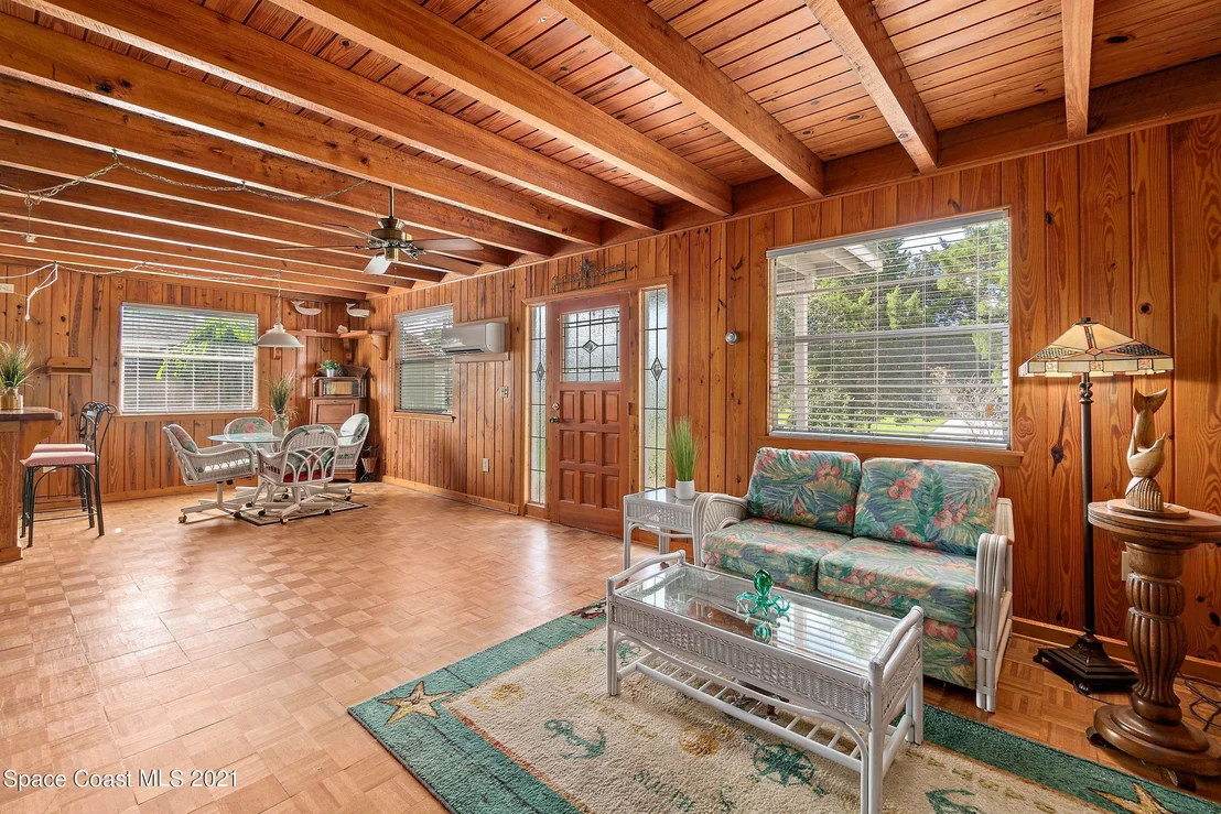 Photo of 4670 Robert Street