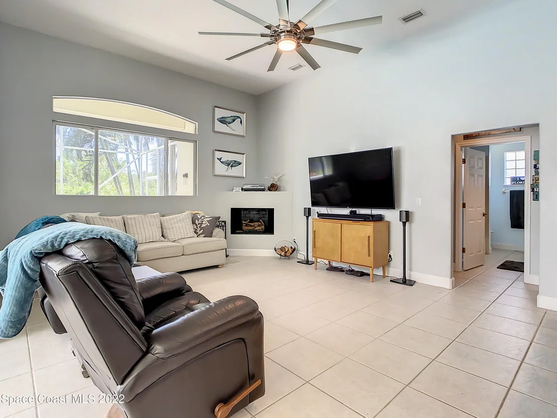 Photo of 862 Thrasher Drive