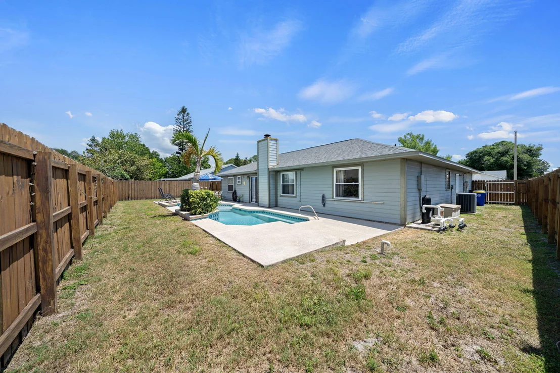 Photo of 857 Pine View Avenue