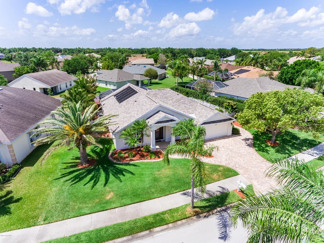 Photo of 744 Carriage Hill Road
