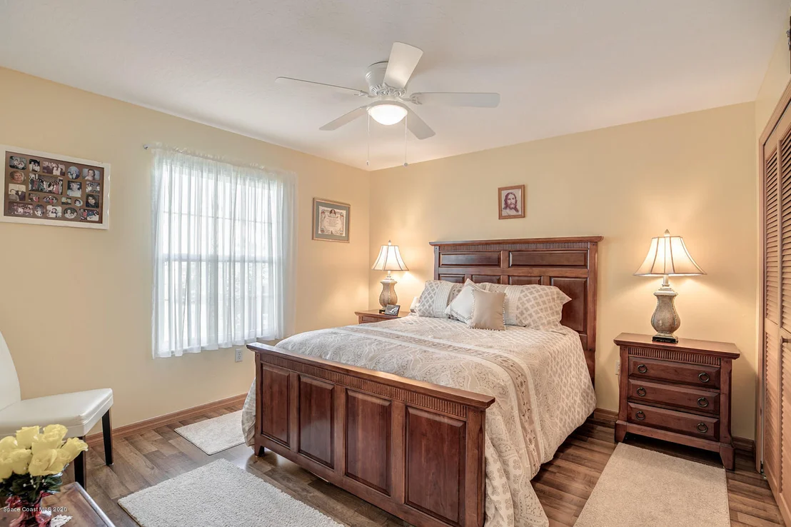 Photo of 4130 Twin Oaks Boulevard
