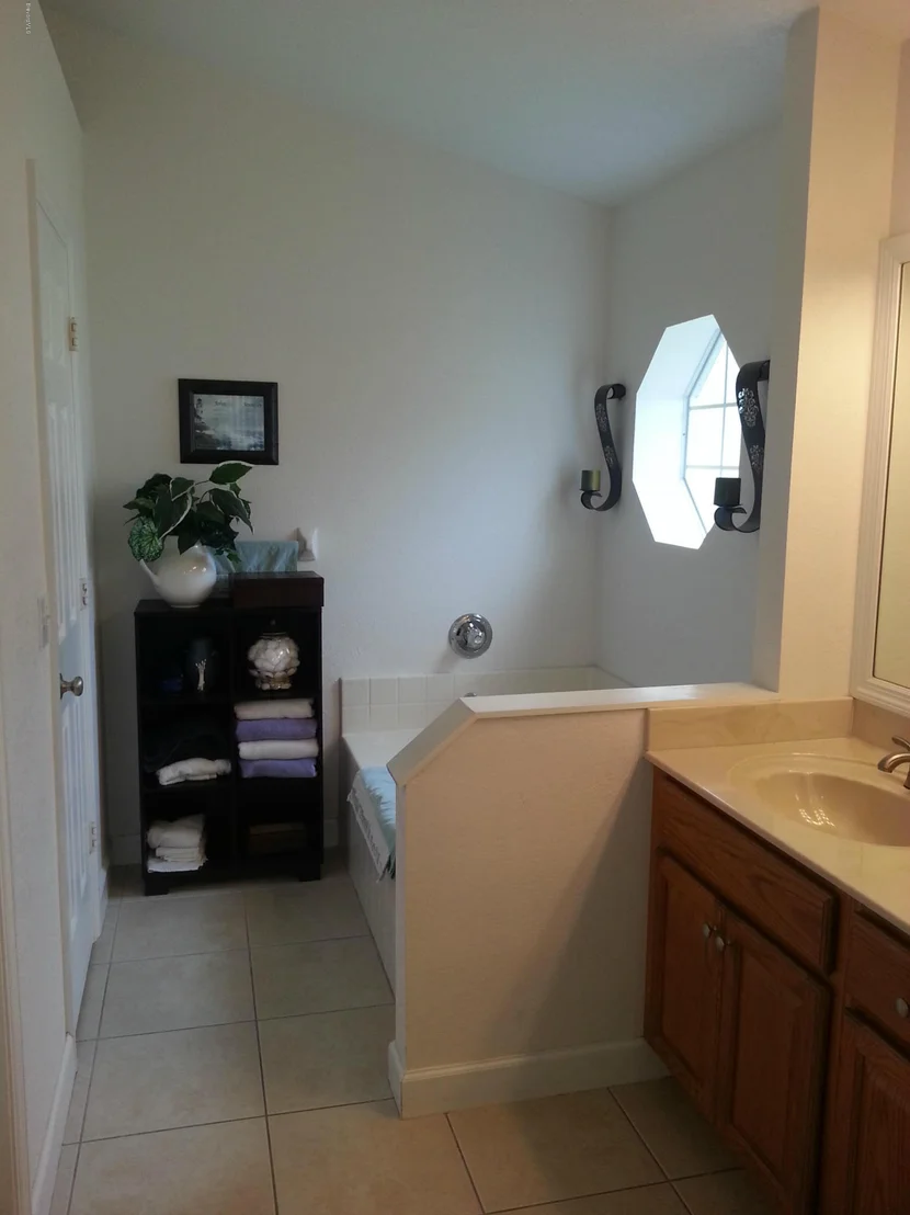 Photo of 2407 Mountain View Avenue