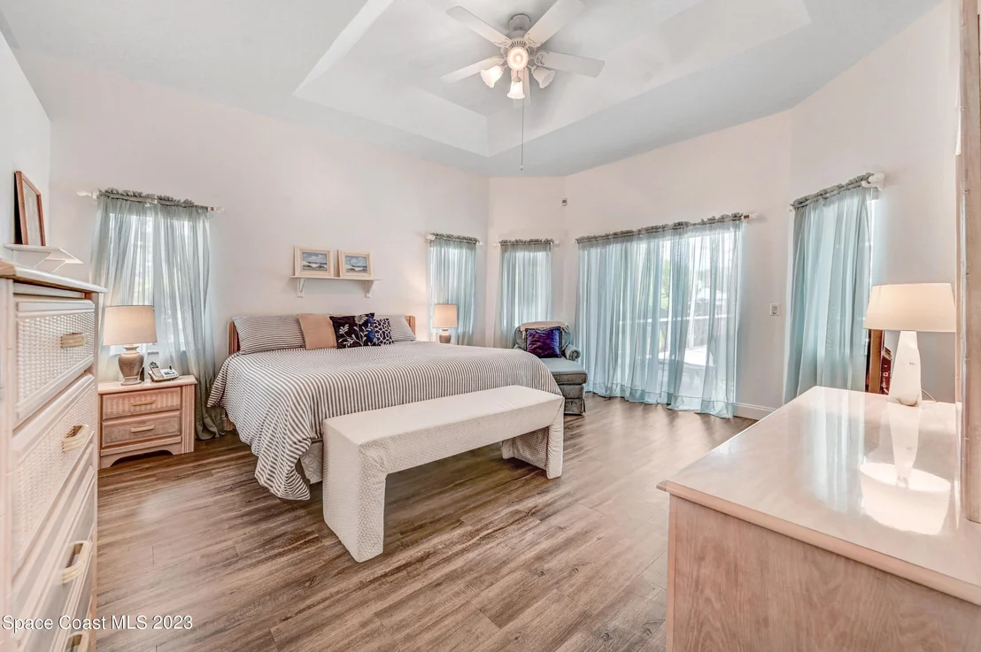 Photo of 2180 Royal Oaks Drive