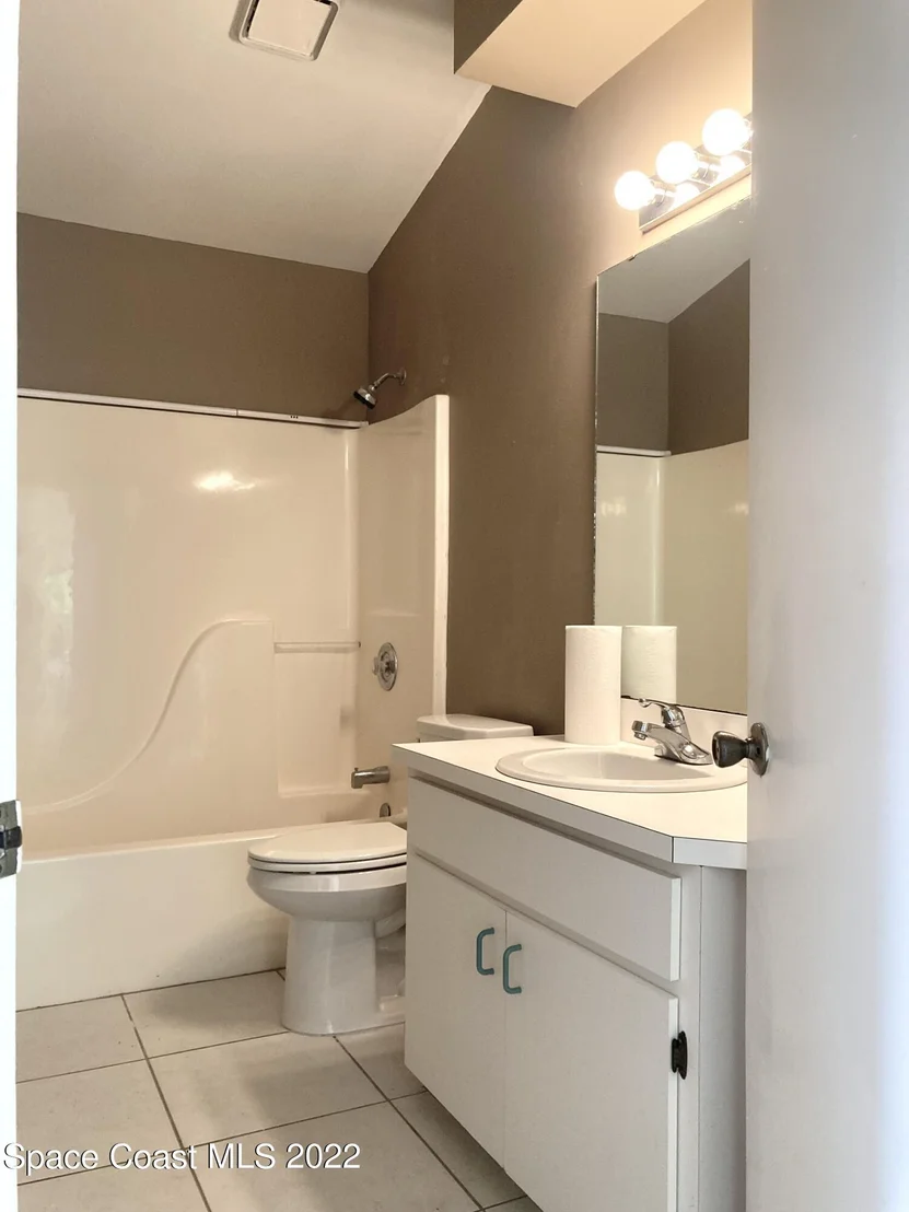 Photo of 874 Brookview Lane