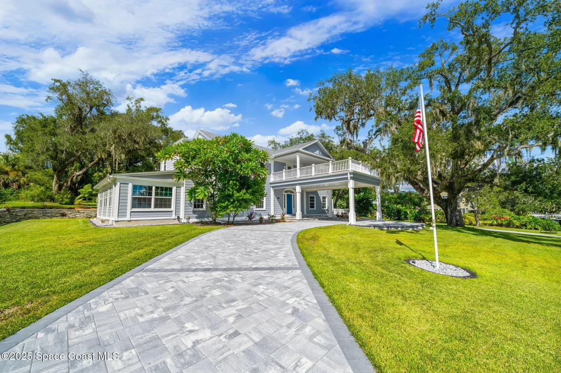 Photo of 875 N Indian River Drive