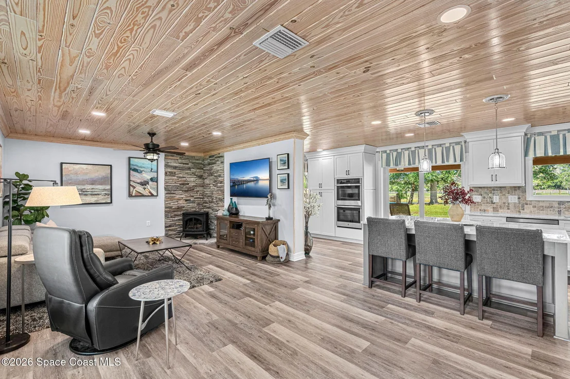 Photo of 368 Stephenson Drive