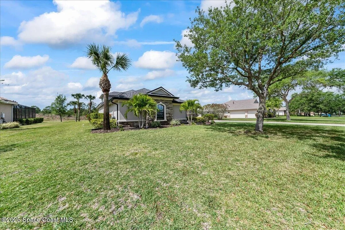 Photo of 2100 Windbrook Drive SE